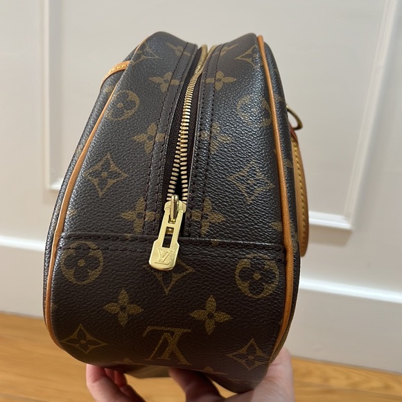 Louis Vuitton Monogram Bag - Picture 8 of 16